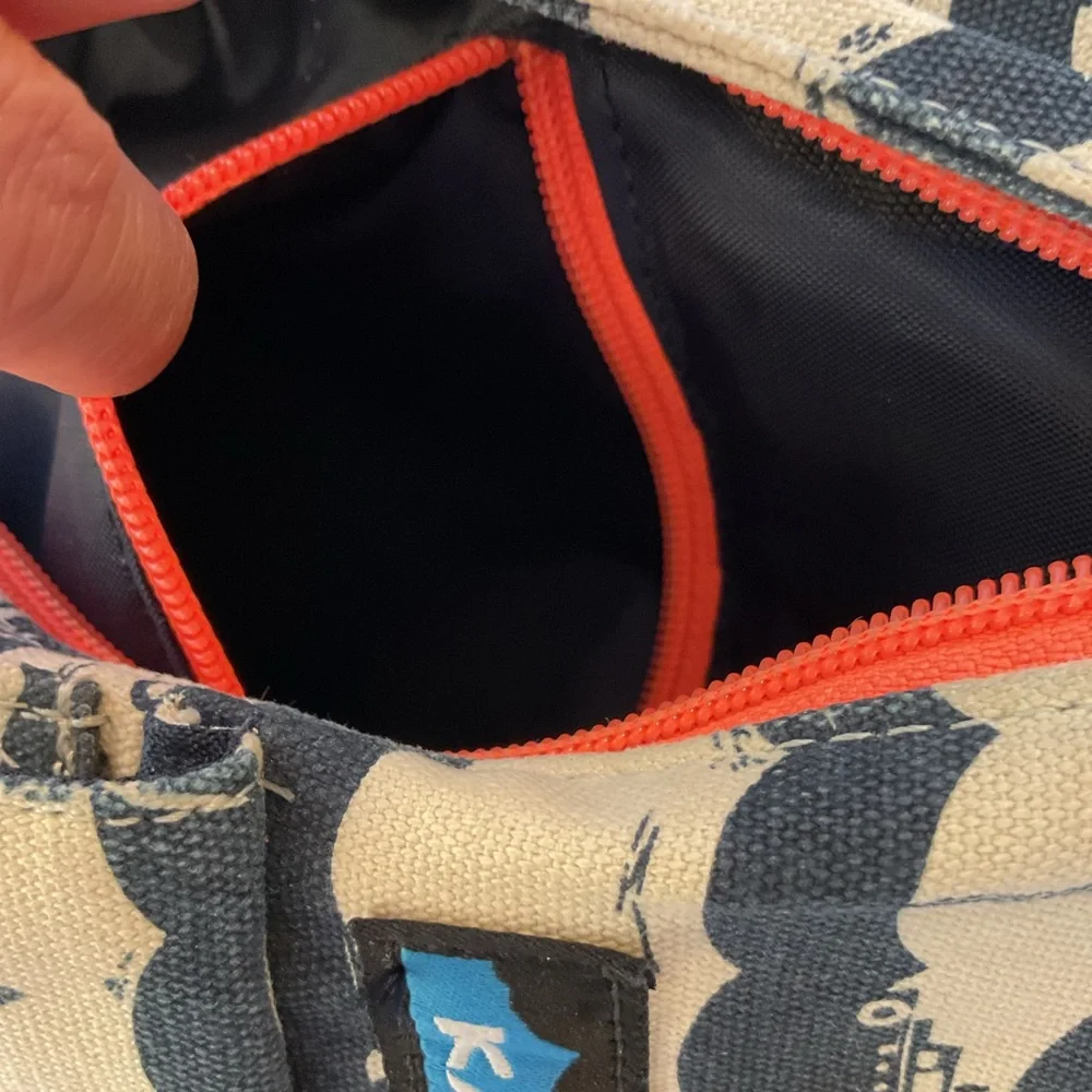 KAVU Rope Sling Bag 1 Shoulder Sling Canvas Backpack w/ Rope Shoulder Strap 20”